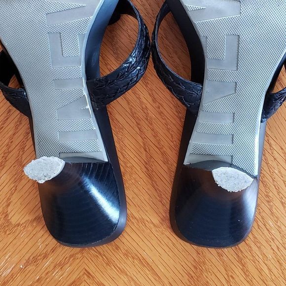 ** Nine West Bahenr Leather Stitched Sandals - Picture 9 of 10